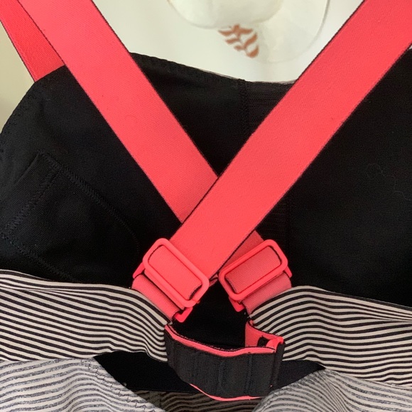 Lululemon Athletica Run: Catch me tank Tonka stripe size 2 - Picture 5 of 10